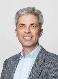 Professor Frank Bloomfield headshot