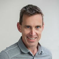Associate Professor Laurens Manning headshot