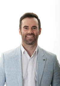 Dr Angus Lindsay headshot